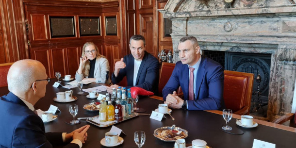 Віталій Кличко зустрівся з мером Гамбурга та обговорив подальшу допомогу німецьких партнерів Києву